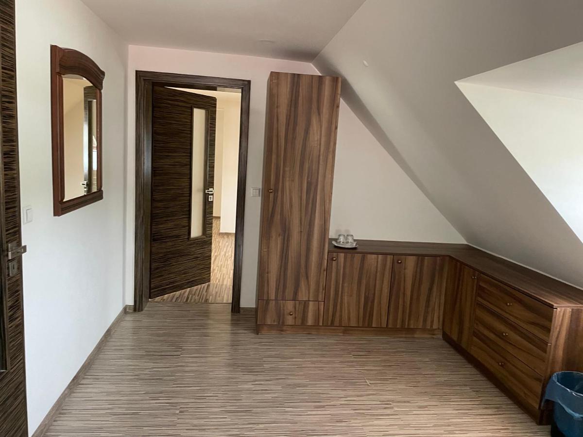 Penzion U Dvoch Levov Oravsky Podzamok Exterior foto