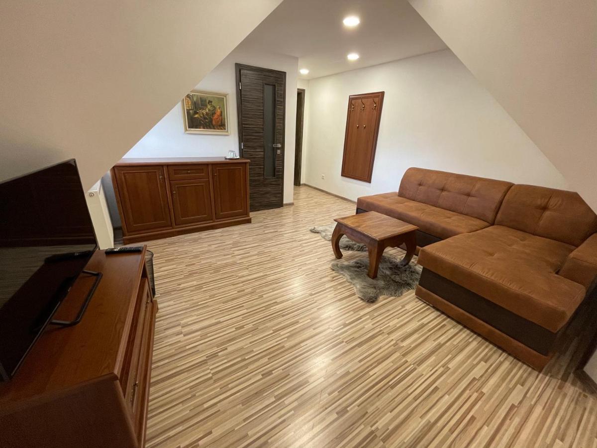 Penzion U Dvoch Levov Oravsky Podzamok Exterior foto