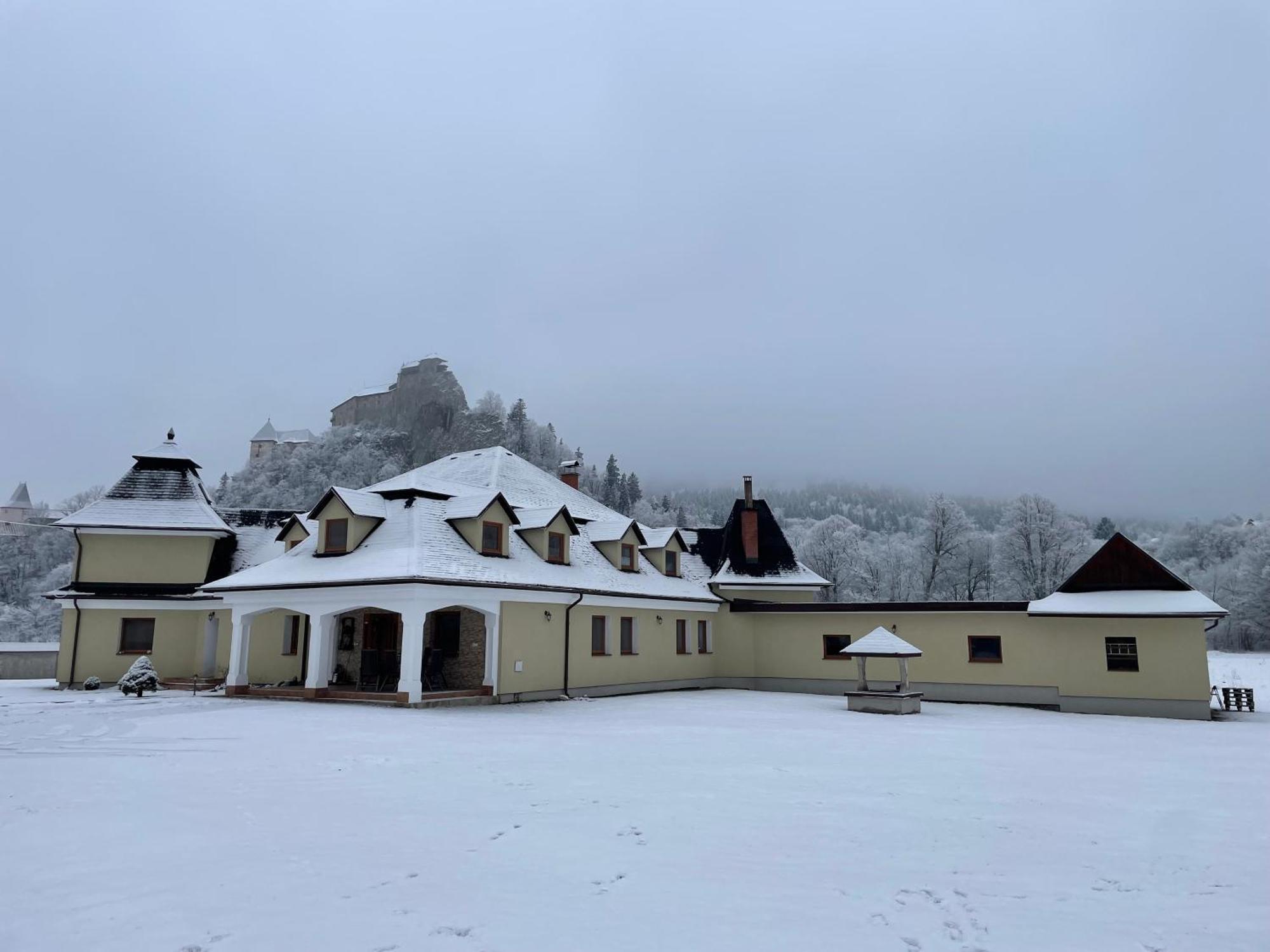 Penzion U Dvoch Levov Oravsky Podzamok Exterior foto